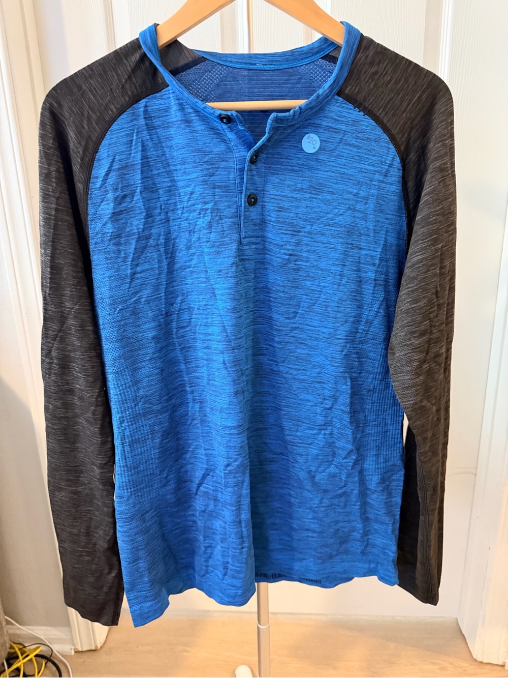 Men's lululemon Blue Raglan Long Sleeve Henley Shirt - Two-Tone